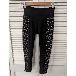 🎃 Athleta cropped lasercut leggings XXS